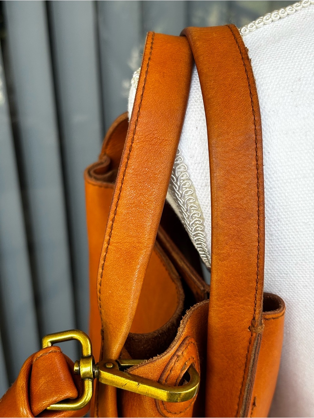 Madewell Sydney Smooth Luxe Leather Crossbody Bag Burnished Caramel - Picture 8 of 15